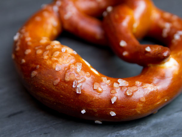 20130113-bronx-baking-pretzels-salt