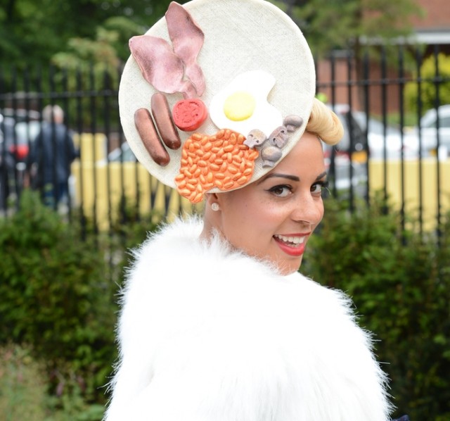 cappello strano